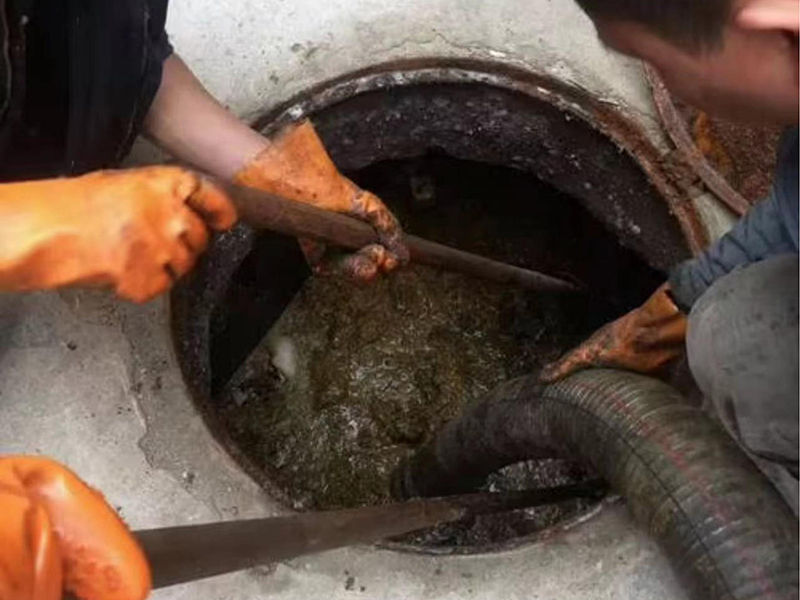 会理清理化粪池时如何避免沼气的危害?